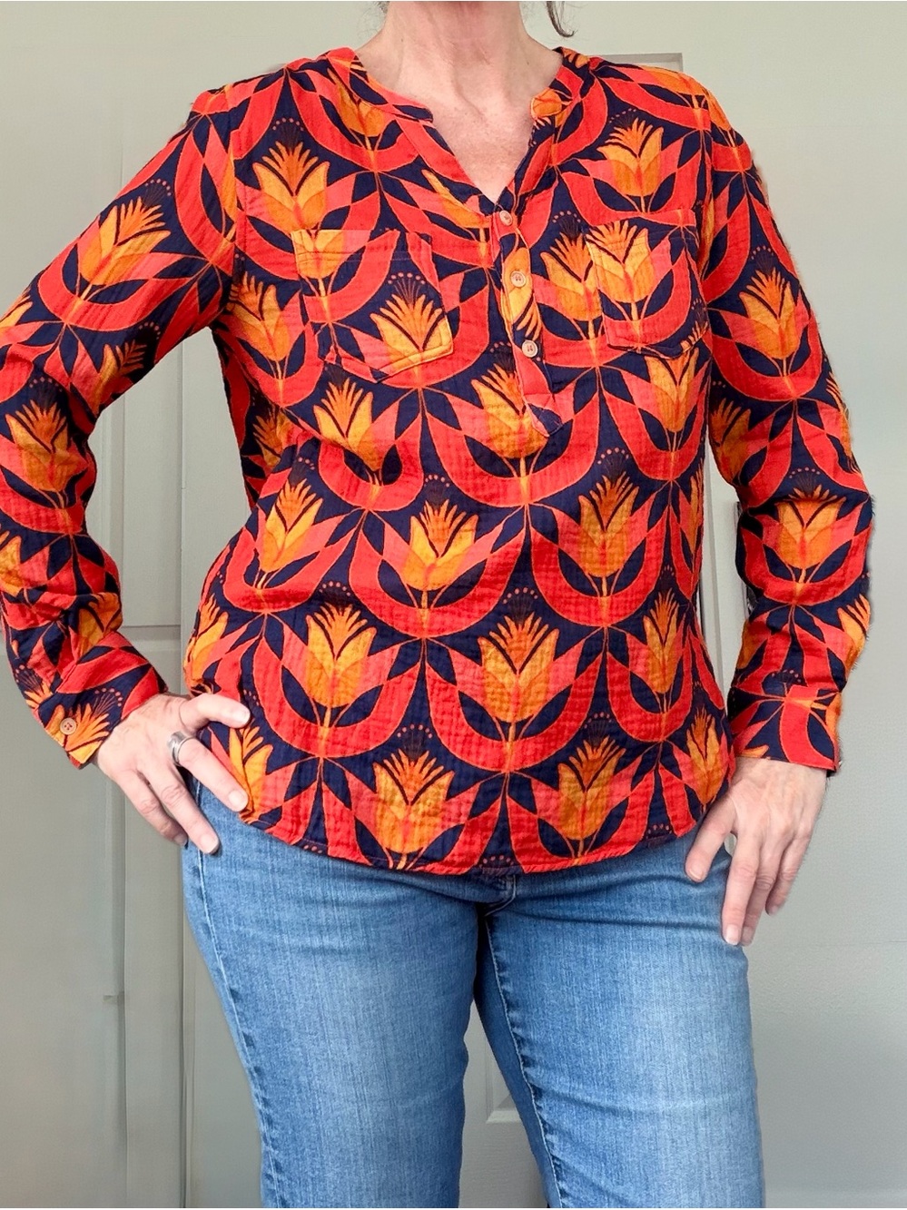 Lesley Evers - M - 100% cotton. Floral Button-Up Blouse